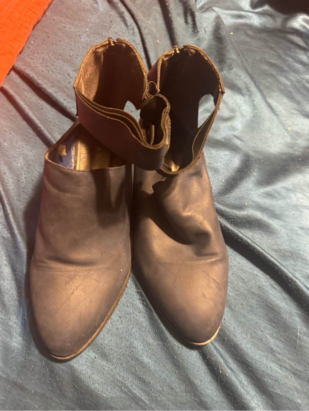 Womens Size 9 Blue Ankle Booties i- Classic Chelsea Style